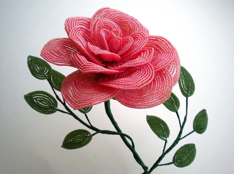 Плетение цветов из бисера своими руками