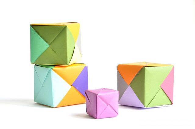 Полезные игрушки из бумаги: кубик
