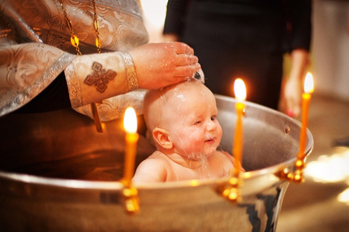 Можно ли крестить детей без крестных родителей?